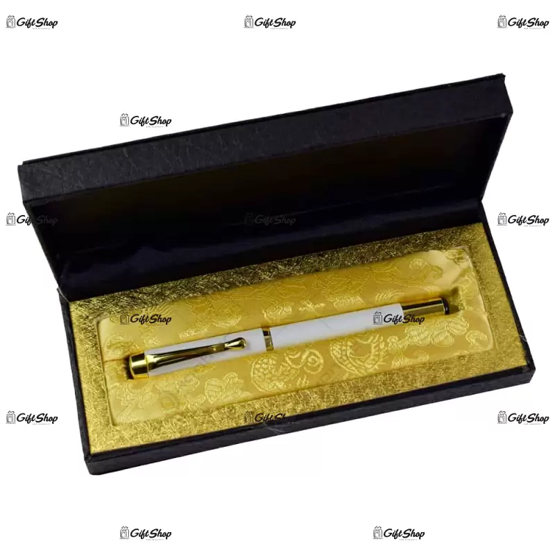 Roller asezat in cutie elganta pentru cadou alb - se poate personaliza