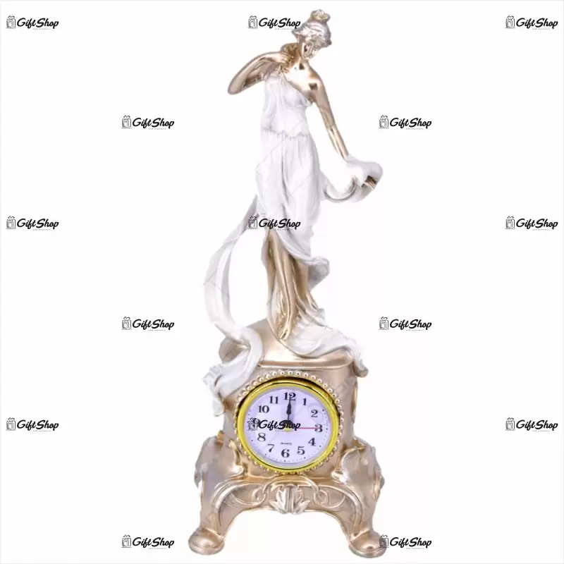 Statueta realizata din rasina cu ceas incorporat a