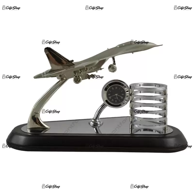 Suport pentru instrumente de scris cu ceas analogic – design cu avion