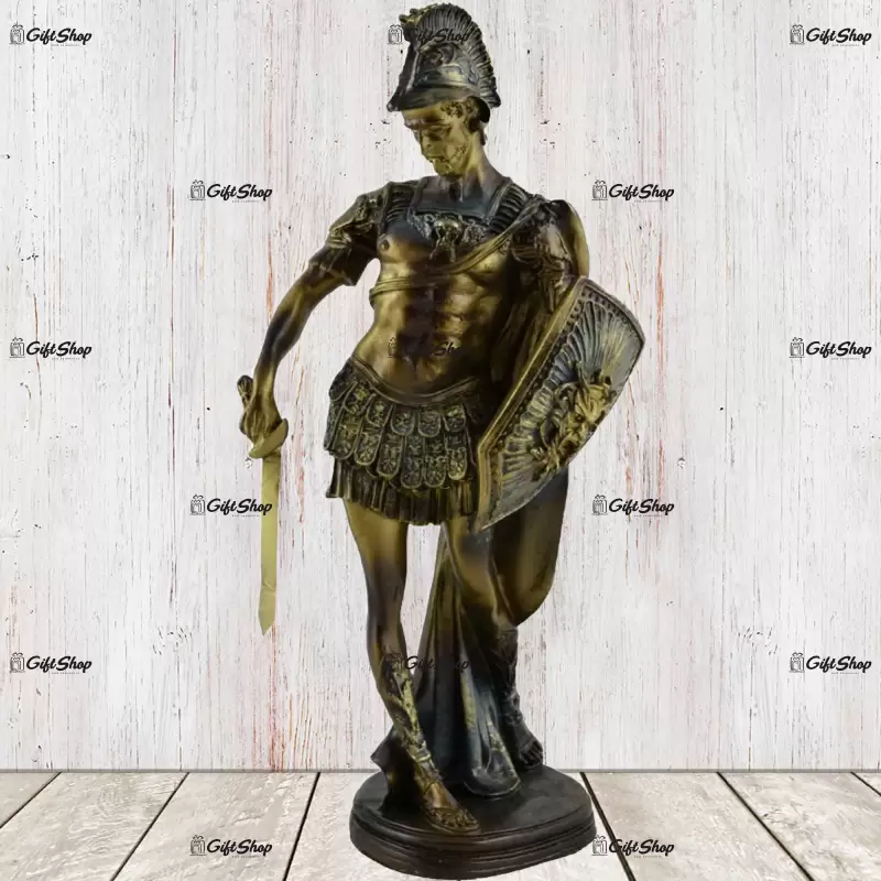 Barbat luptator, statueta realizata din rasina.
