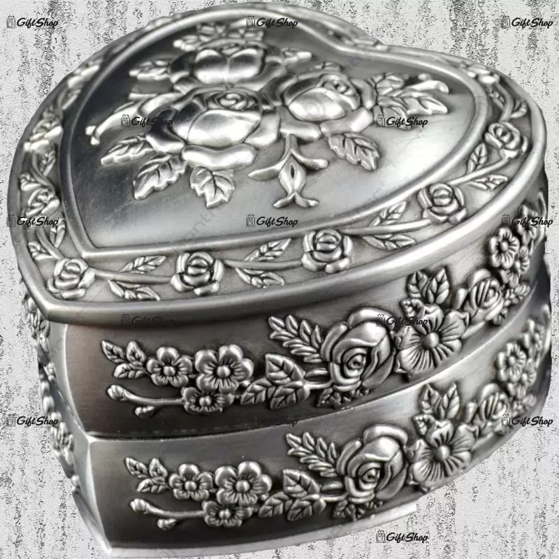 Caseta pentru bijuterii in forma de inima cu flori – elegant metal.
