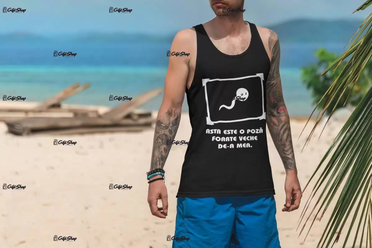 Asta este o poza foarte veche de-a mea, tricou cu mesaj
