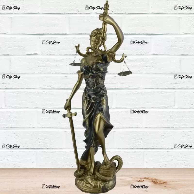 Justitie, statueta realizata din rasina, model a