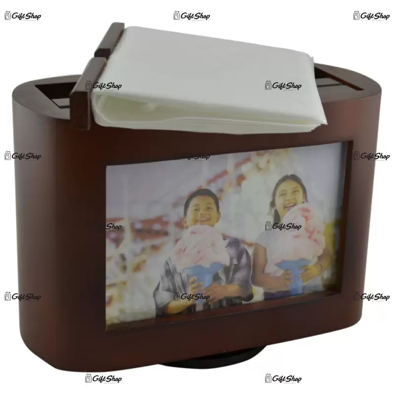 Album pentru fotografii realizat din lemn , design elegant