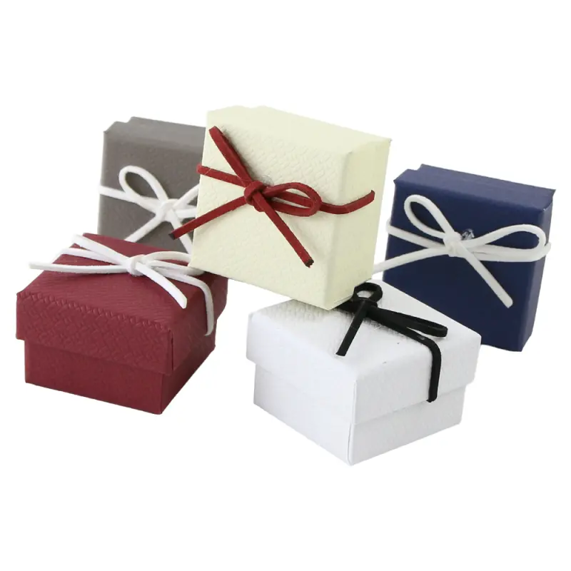 Cutie bijuterii cu fundita, dimensiune 5x5 cm din carton