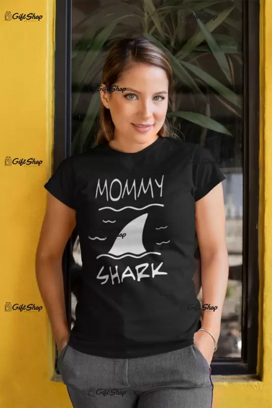 Shark mommy, tricou cu mesaj