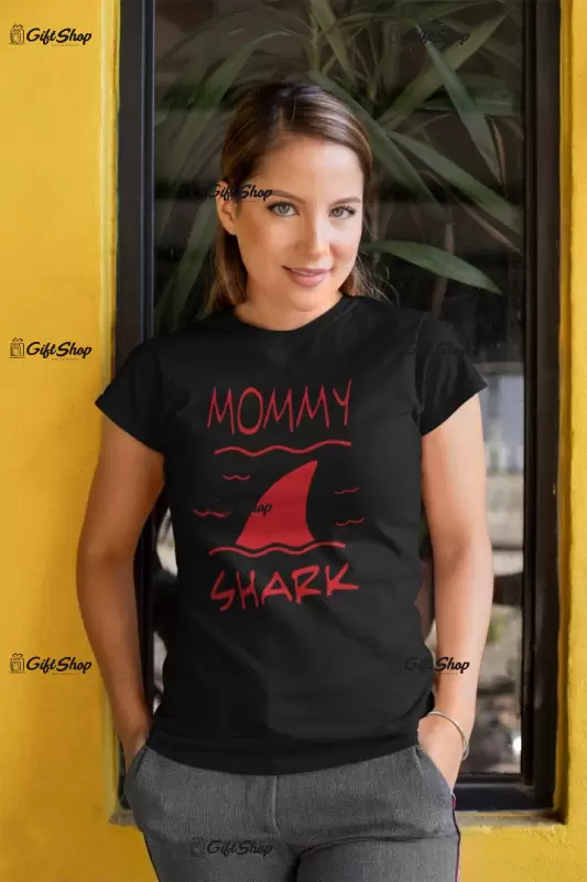 Shark mommy, tricou cu mesaj