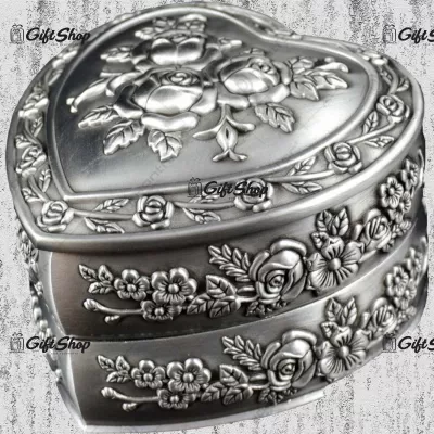Caseta pentru bijuterii in forma de inima cu flori – Elegant Metal.