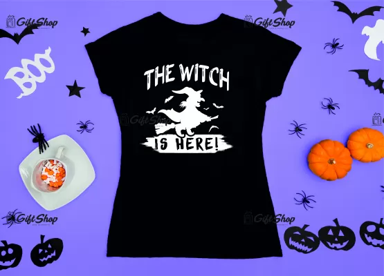 The witch is here, tricou cu mesaj