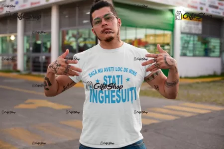 Stati inghesuiti, tricou cu mesaj b