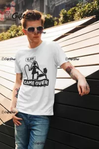 Game over, tricou cu mesaj b.