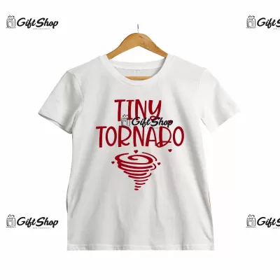 Tiny tornado, tricou cu mesaj