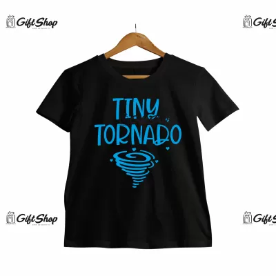 Tiny tornado, tricou cu mesaj