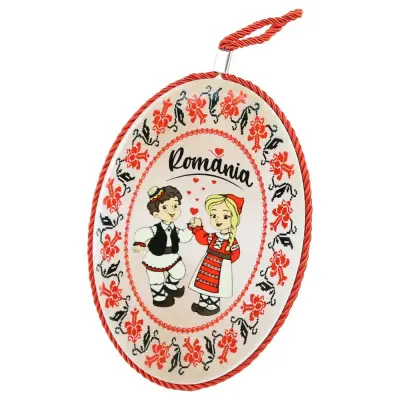 Decoratiune din ceramica, romania copii in port traditional, suvenir giftshop 14x20x1 cm
