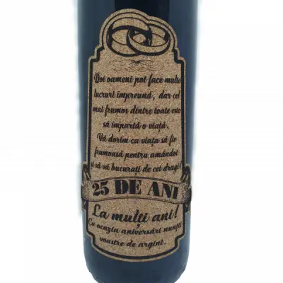 Doi oameni pot face multe in 25 de ani, eticheta pluta cu mesaj