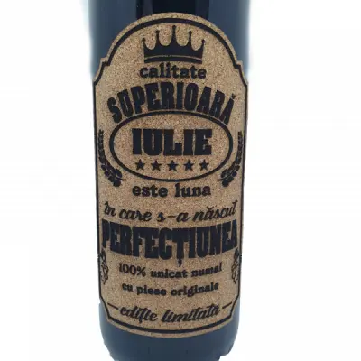 Iulie este luna in care s-a nascut perfectiunea, eticheta pluta cu mesaj