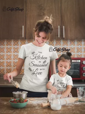This kitchen is..., tricou cu mesaj c